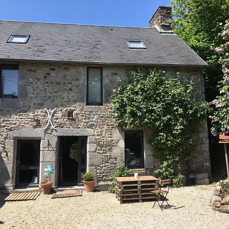 Chez Natacha Et Adrien Apartment Regneville-sur-Mer Bagian luar foto